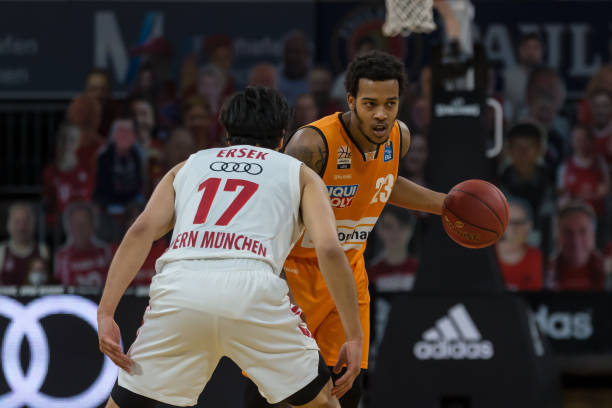 经过巴塞罗 经过巴塞罗