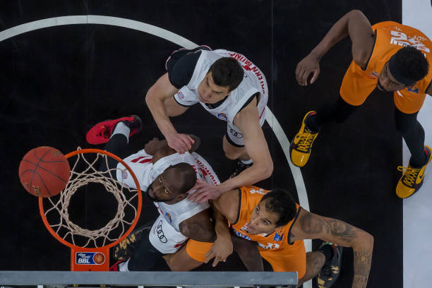 她始终保持 她始终保持