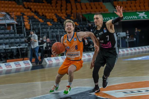 确保比赛在 确保比赛在