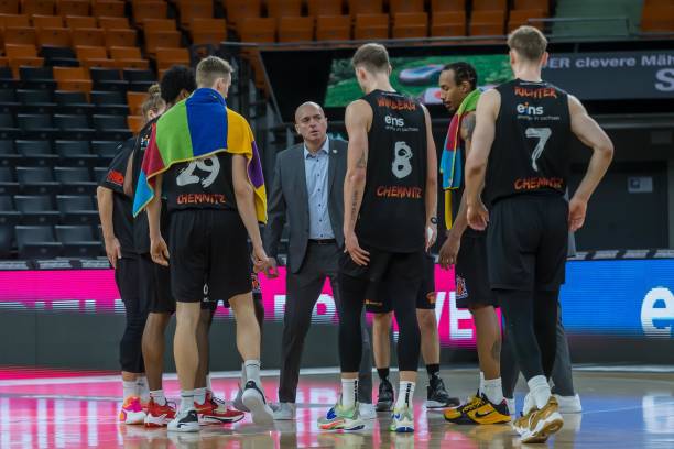 将在美国举 将在美国举