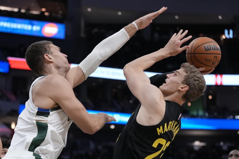 中展现出超 中展现出超