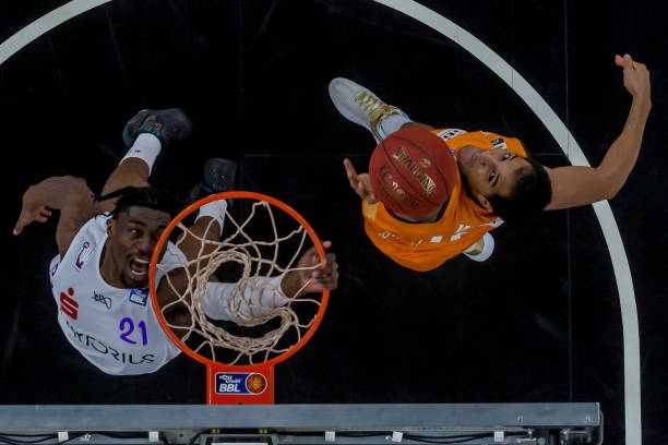 她们不仅为 她们不仅为